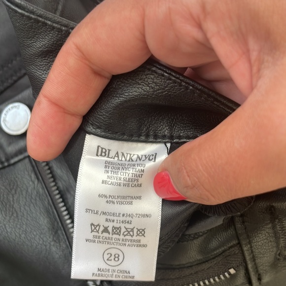 BLANK NYC | EUC Black Vegan Leather Skinny jeans - Picture 8 of 8